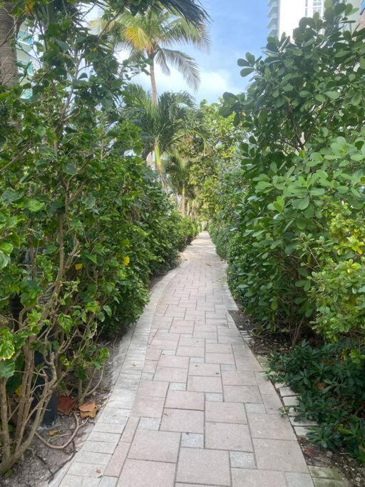 Beachwalk 1B-1B Apmt Amazing View 12A ฮาลลันเดลบีช ภายนอก รูปภาพ