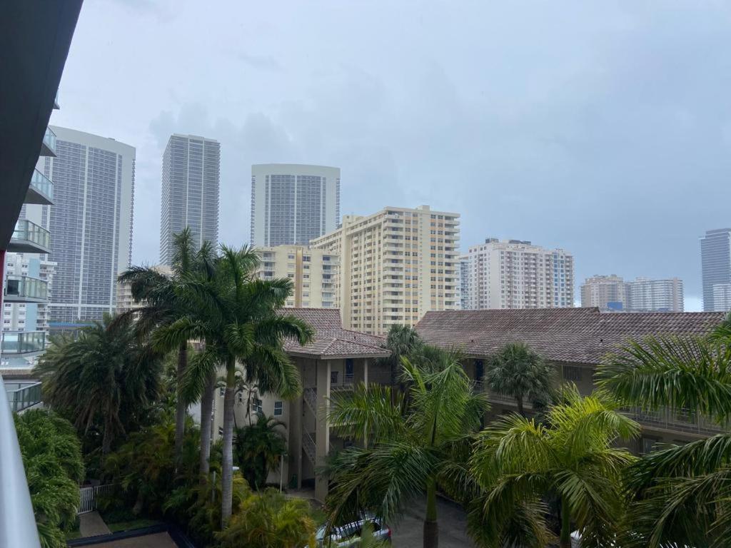 Beachwalk 1B-1B Apmt Amazing View 12A ฮาลลันเดลบีช ภายนอก รูปภาพ