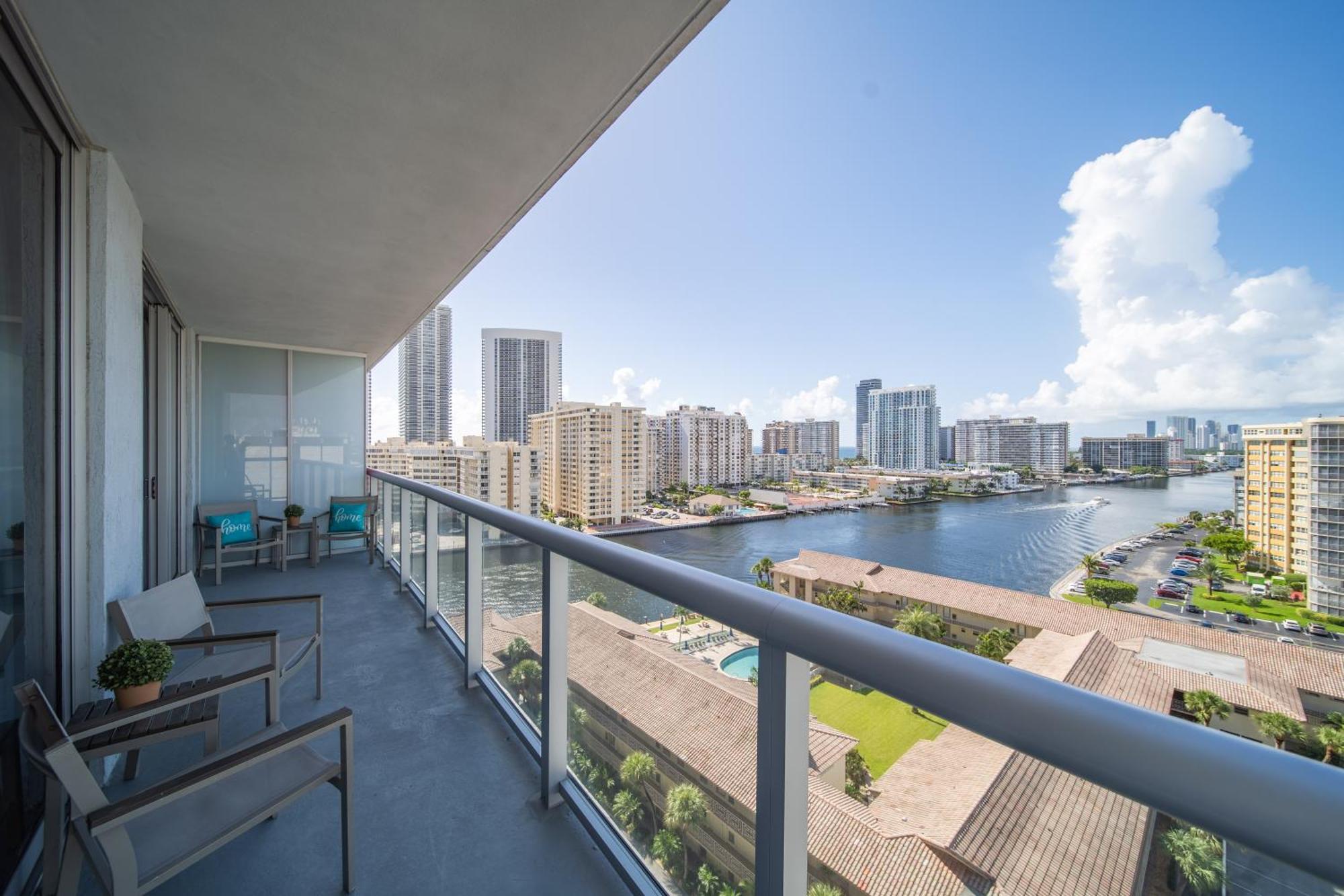 Beachwalk 1B-1B Apmt Amazing View 12A ฮาลลันเดลบีช ภายนอก รูปภาพ